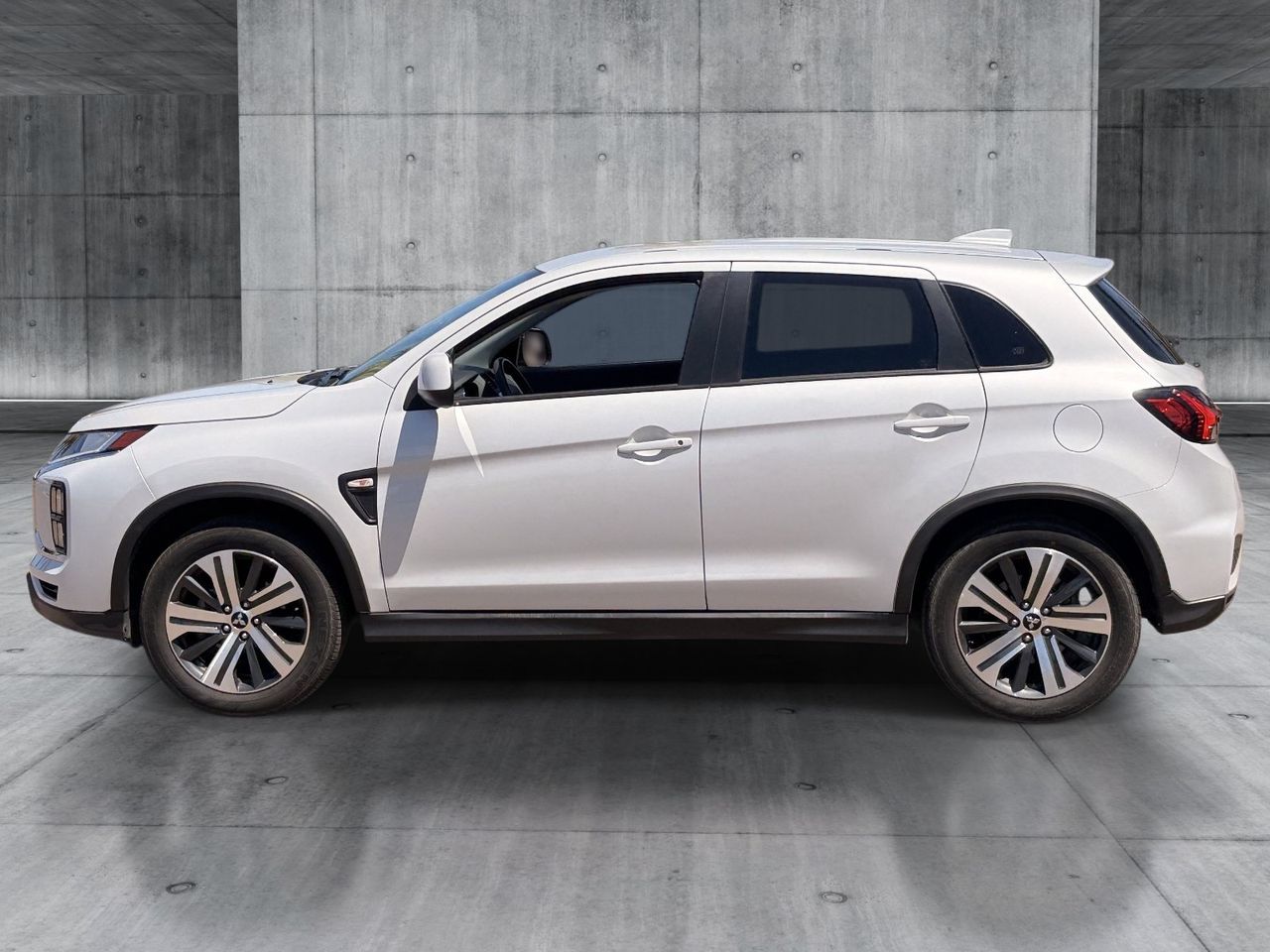 mitsubishi outlander sport 2024 JA4ARUAU8RU017700 image mitsubishi outlander sport 2024 JA4ARUAU8RU017700 image